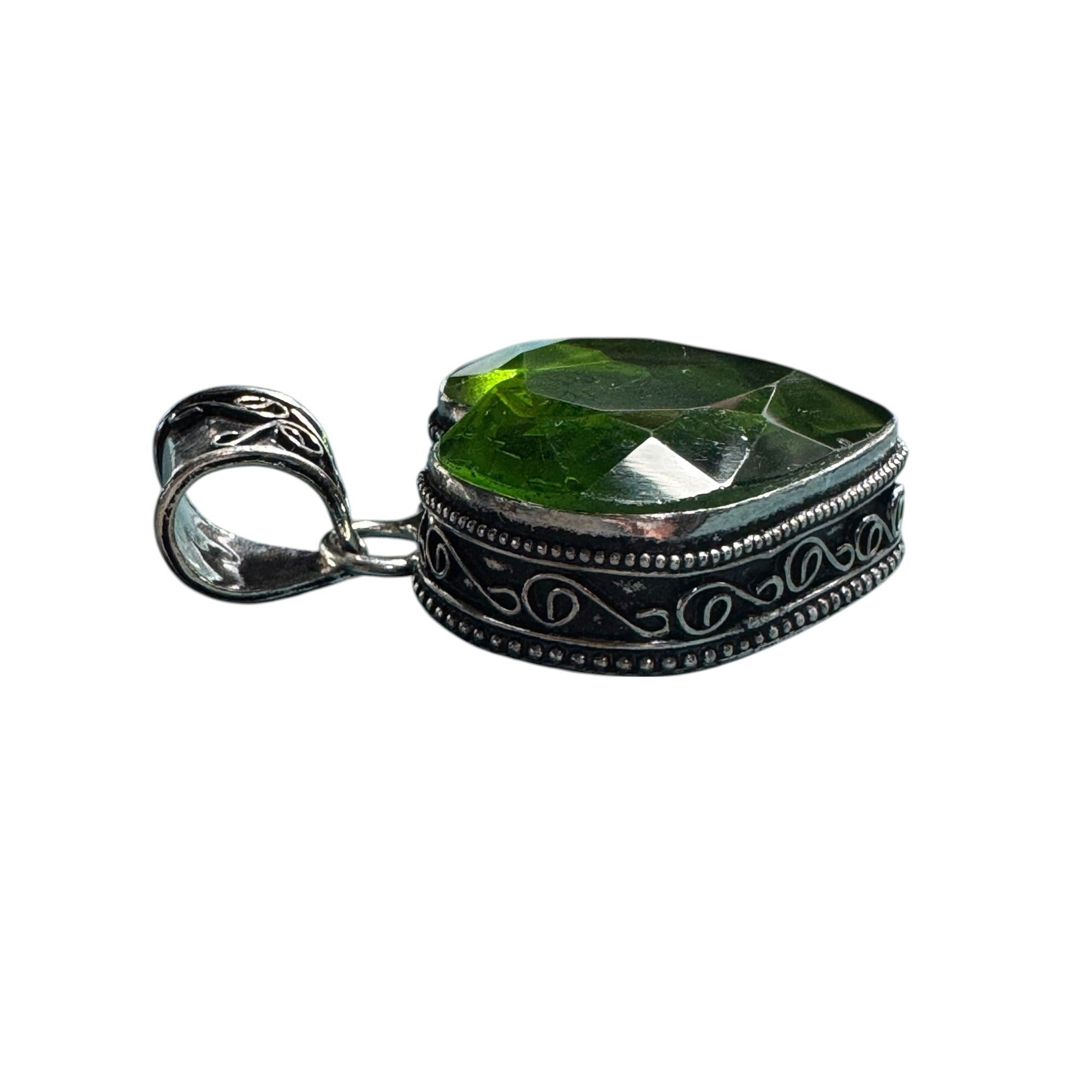Sterling Silver 925 Heart Pendant Deep Green Faceted Glass Stone Ornate Vintage Style Design
