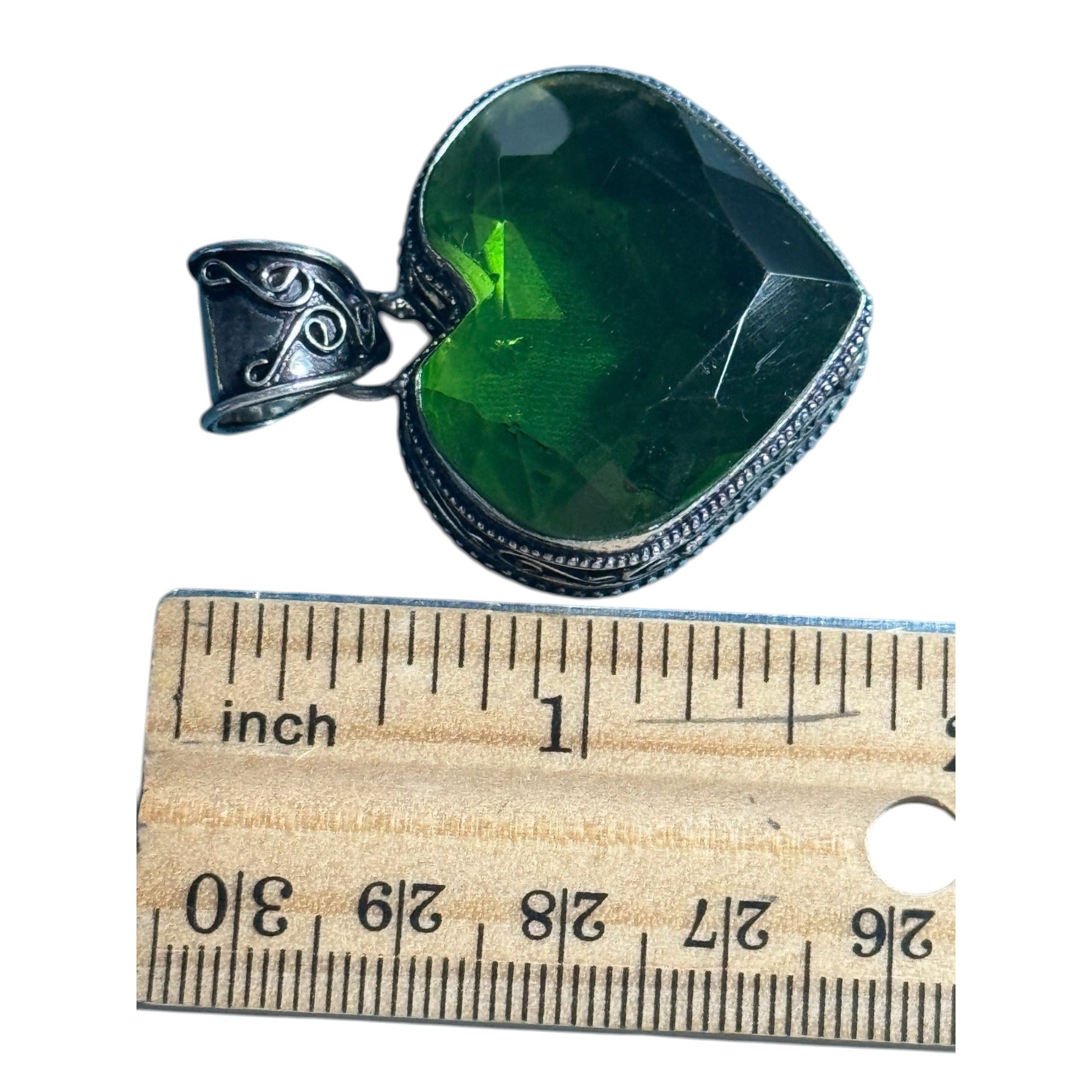 Sterling Silver 925 Heart Pendant Deep Green Faceted Glass Stone Ornate Vintage Style Design