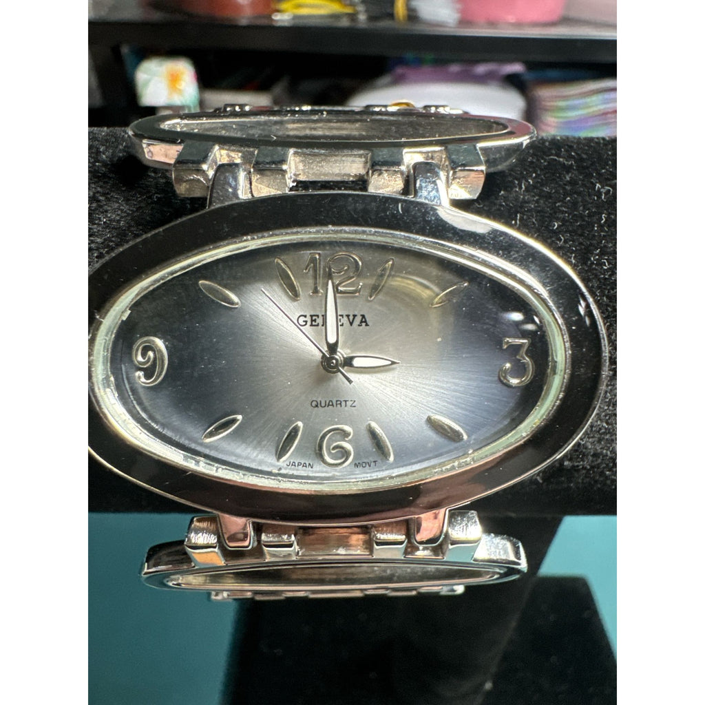 Geneva Quartz Womens Oval Silver-Tone Bracelet Watch With Unique Open-Link Design