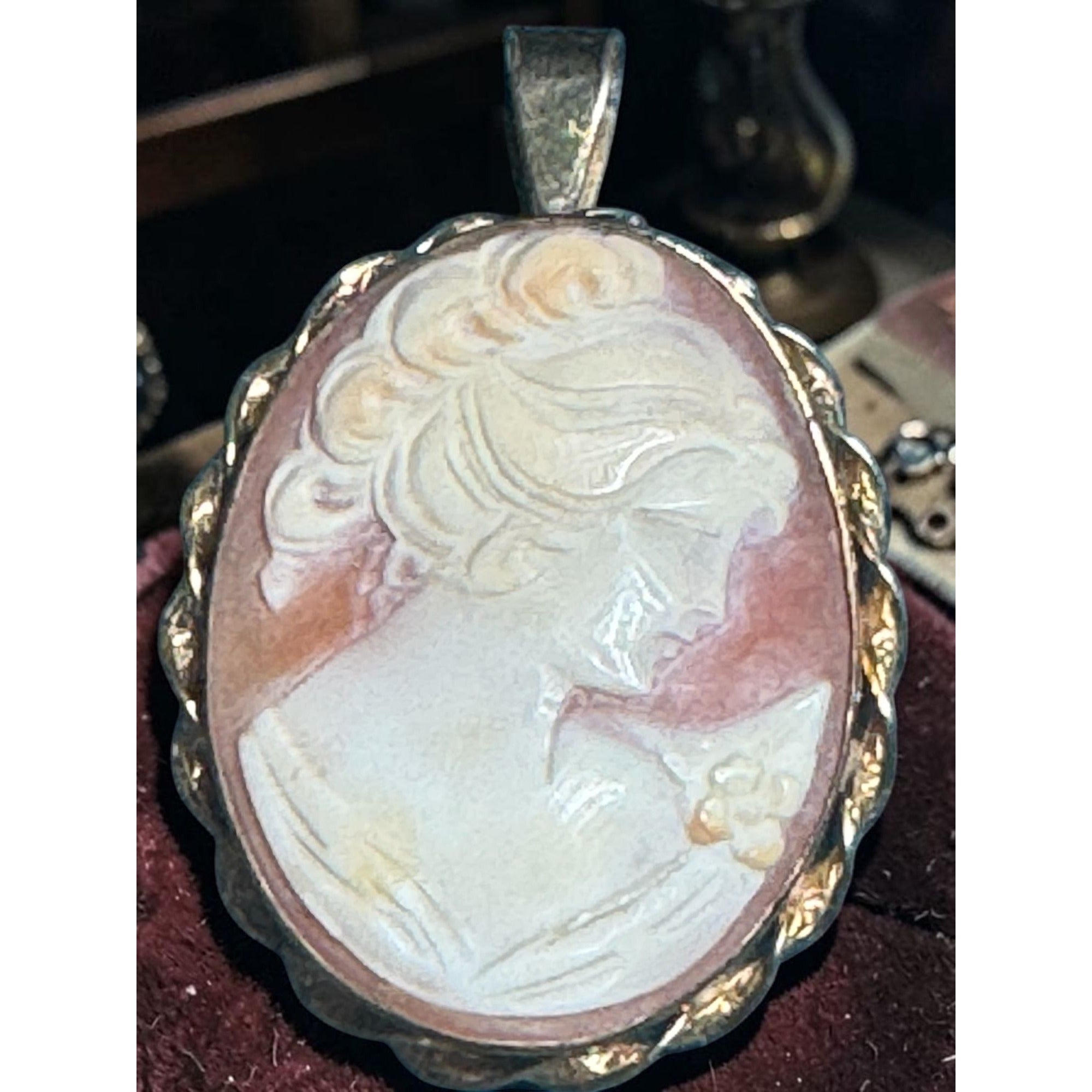 Vintage Van Dell 12k Gold-Filled Shell Cameo Locket Pendant With Hand-Carved Lady Profile Oval Design